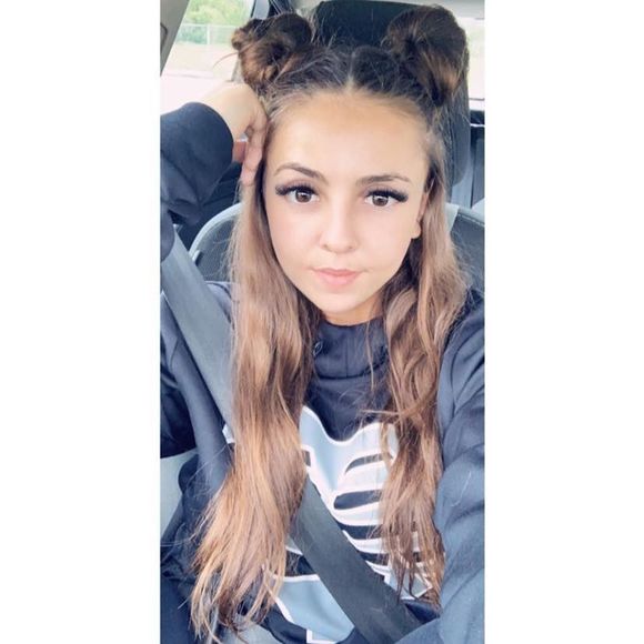 Meet your Posher, Jessica - Picture 1 of 1